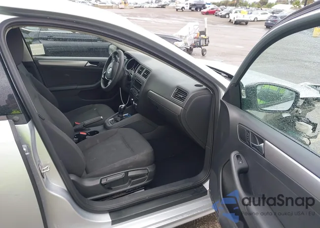 3VWD17AJXFM274856: 43429127