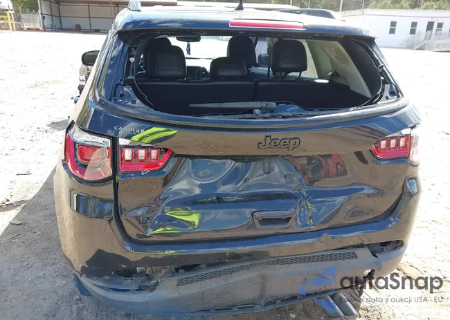 3C4NJDBB6JT403168: 43429581