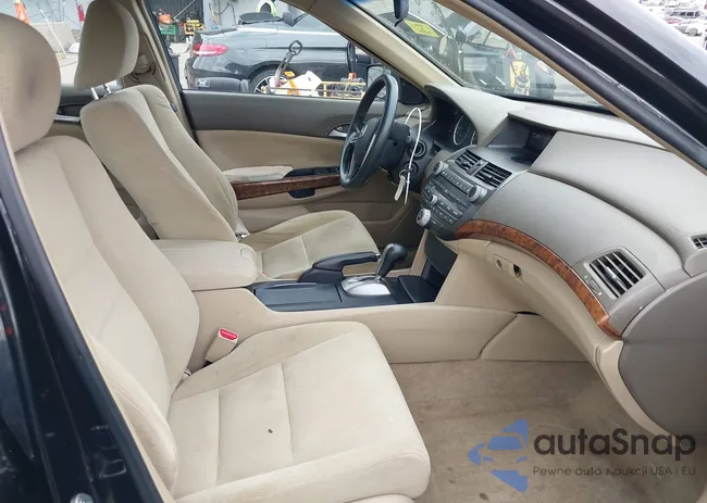 1HGCP367X8A013358: 43430153