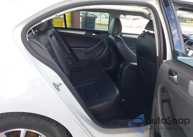 3VWDB7AJ4HM276103: 43432790