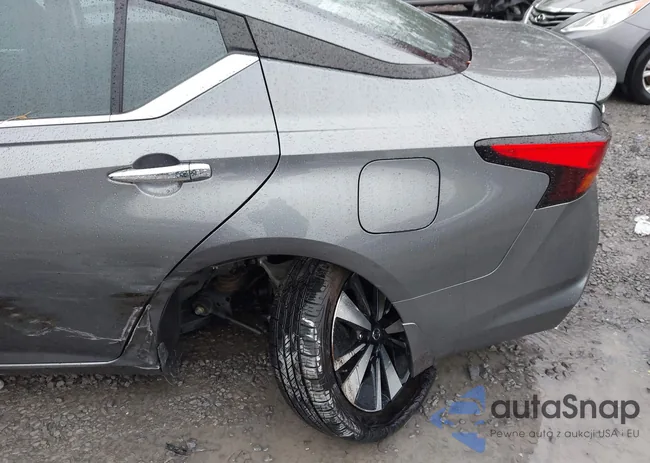 1N4BL4DW7NN302584: 43433875