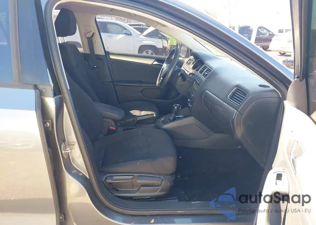 3VWD17AJ7FM285278: 43434977