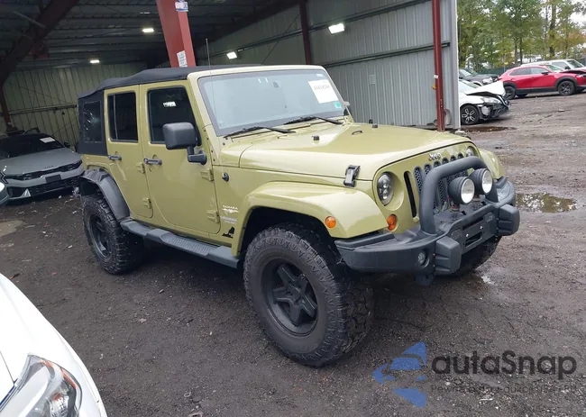 1C4HJWEG6DL526775: 43434244