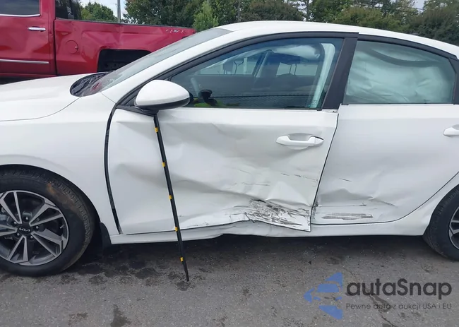 3KPF24AD2ME266274: 43435704