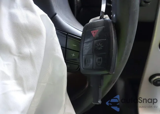 YV1672MK8B2195862: 43435264