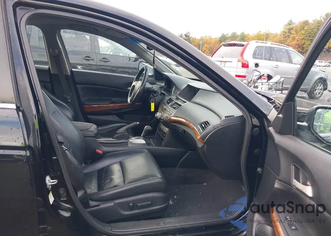 1HGCP3F8XBA008211: 43435278