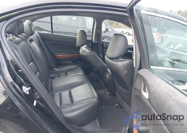 1HGCP3F8XBA008211: 43435278