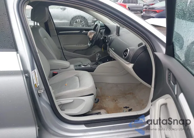 WAUBFGFF3F1069938: 43436286