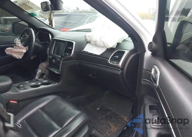 1C4RJFBG8JC358318: 43436315