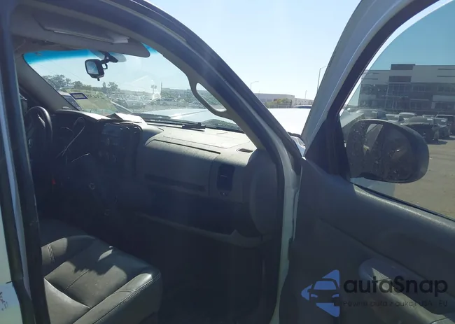 2GCEC19C281305905: 43438725