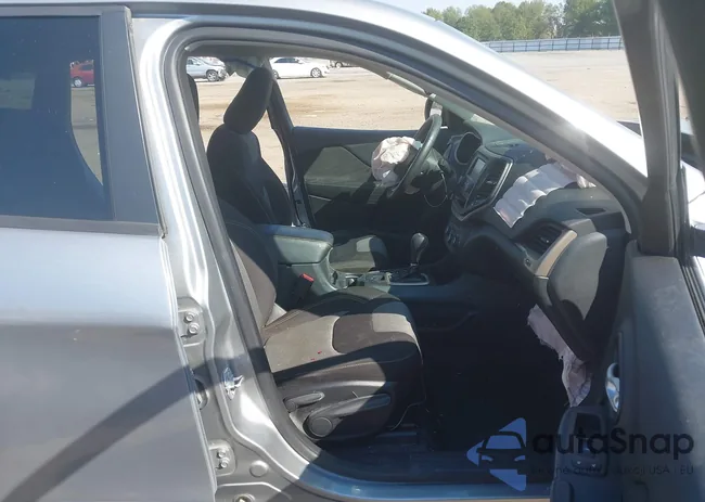 1C4PJLAB6GW264795: 43438752