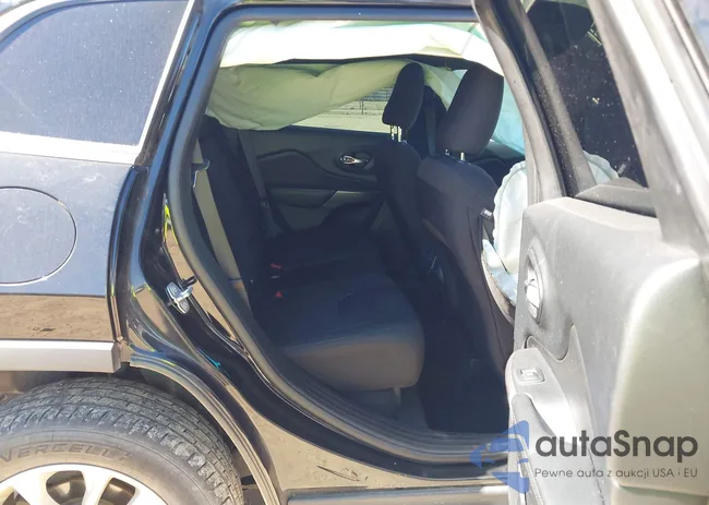 1C4PJLCB7KD109027: 43438939