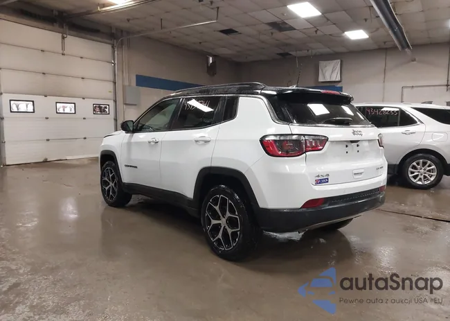 3C4NJDCN2RT158213: 43439741