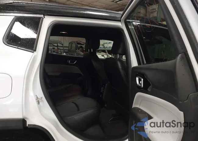 3C4NJDCN2RT158213: 43439741