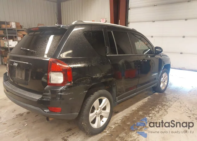 1C4NJDBB7HD107043: 43439750