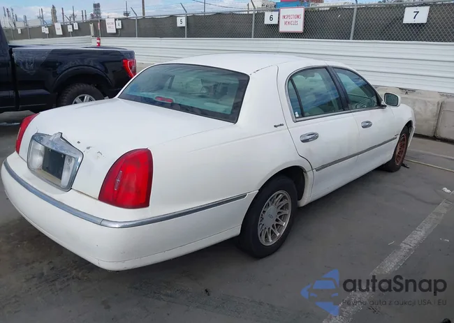 1LNHM82W42Y656838: 43439858