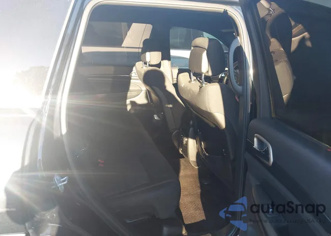 1C4RJEAG2HC685528: 43439937