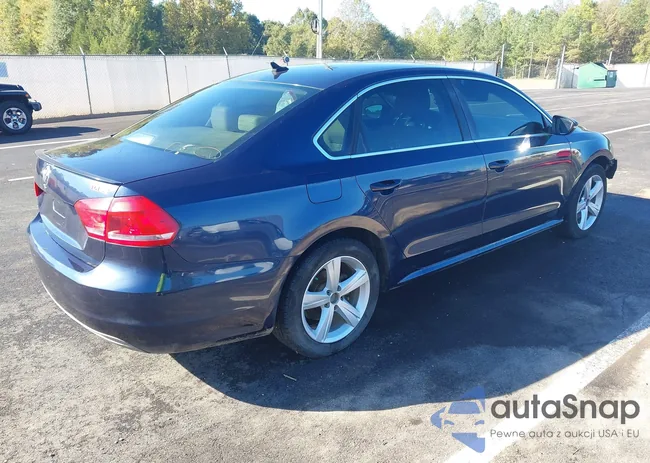 1VWBN7A30CC096661: 43439382