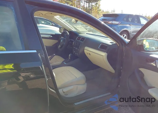 3VWLX7AJ1BM300331: 43441099