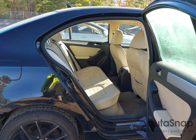 3VWLX7AJ1BM300331: 43441099