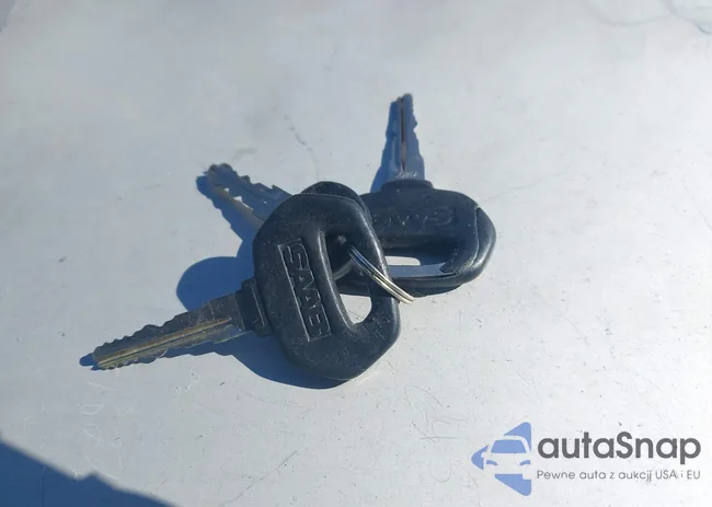 YS3AT75L8K7024587: 43441960