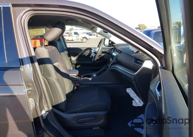 1C4RJHAG4PC586189: 43442603