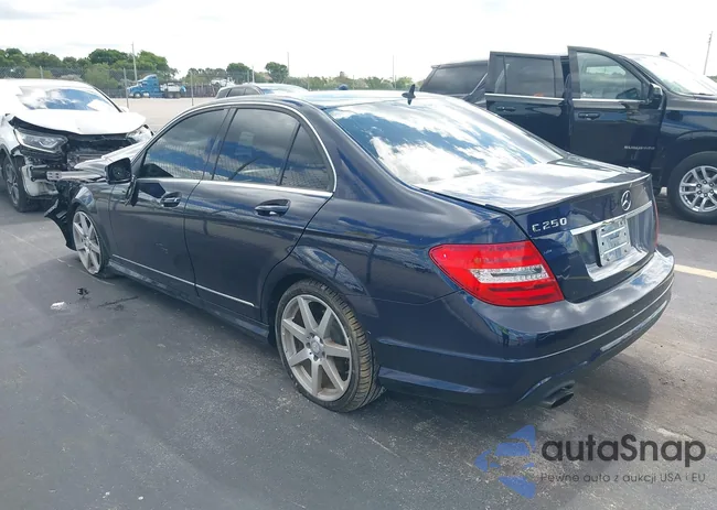 WDDGF4HB0DR279600: 43442635