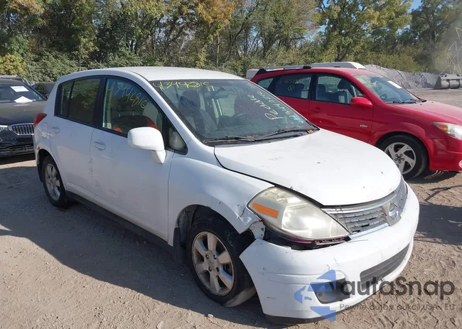 3N1BC13E18L396261: 43442816