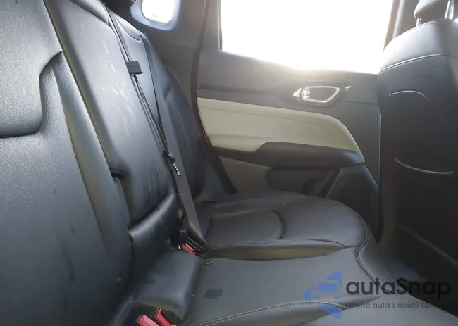 3C4NJDCN3ST552728: 43442356