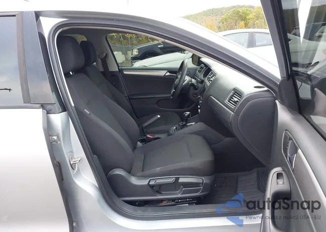 3VWD17AJ4FM282855: 43443914