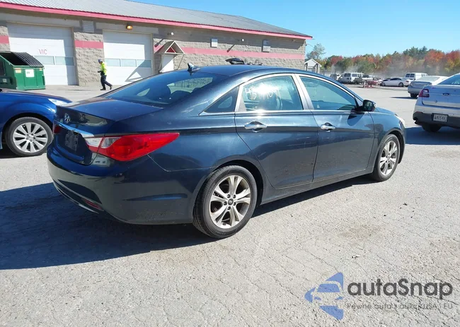 5NPEC4AC9BH239159: 43444041