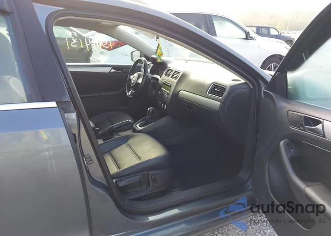 3VWDX7AJ4DM359722: 43444131