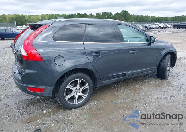 YV4902DZ9C2337770: 43444136