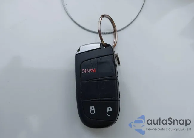 3C4PDCBG0HT590925: 43444981