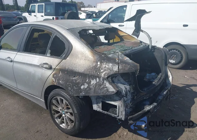 WBA8E1G32HNU15441: 43445059