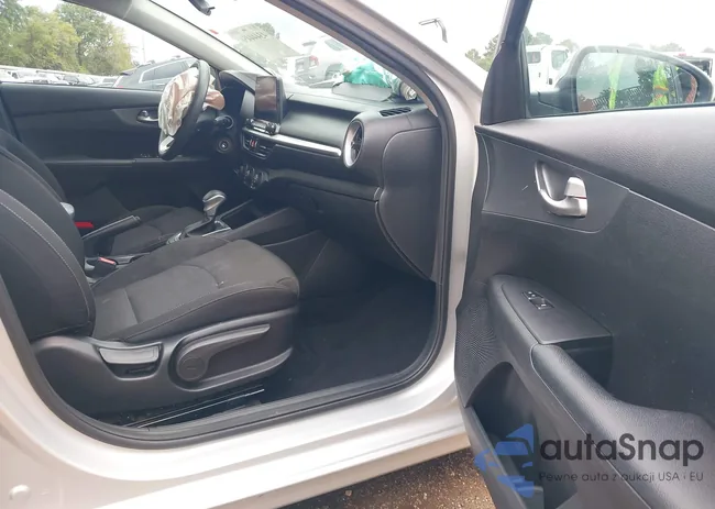 3KPF24ADXME370740: 43444456