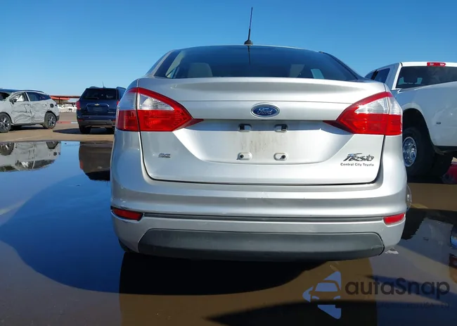 3FADP4BJ0FM160224: 43445557