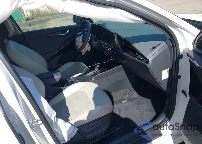 KNDCR3LE3R5155556: 43445559