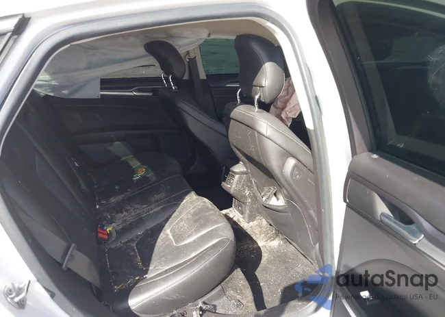 3FA6P0RU8FR123653: 43445753