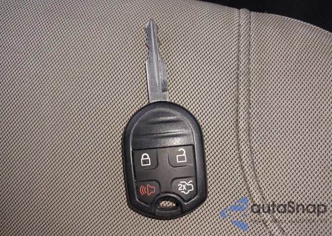 1FAHP2D8XKG111746: 43445348