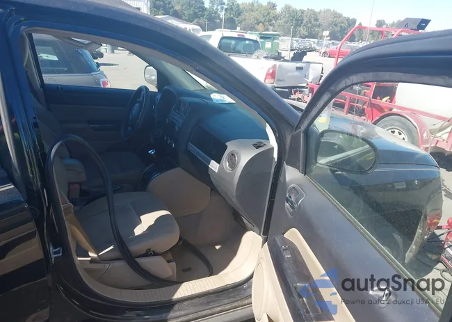 1C4NJCBB6ED832722: 43446839