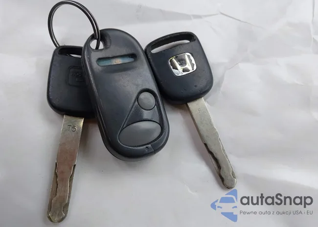 2HGES26845H518836: 43446285