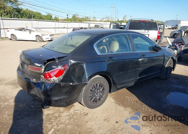 1HGCP2F30CA168517: 43447695