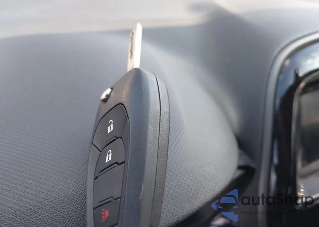 KL8CD6SAXMC725614: 43447882