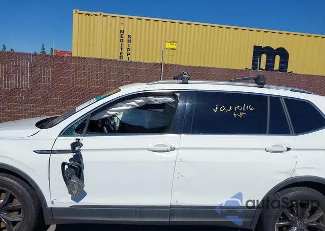 3VV3B7AX6NM105045: 43447945