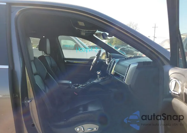 WP1AB2A2XCLA44387: 43448004