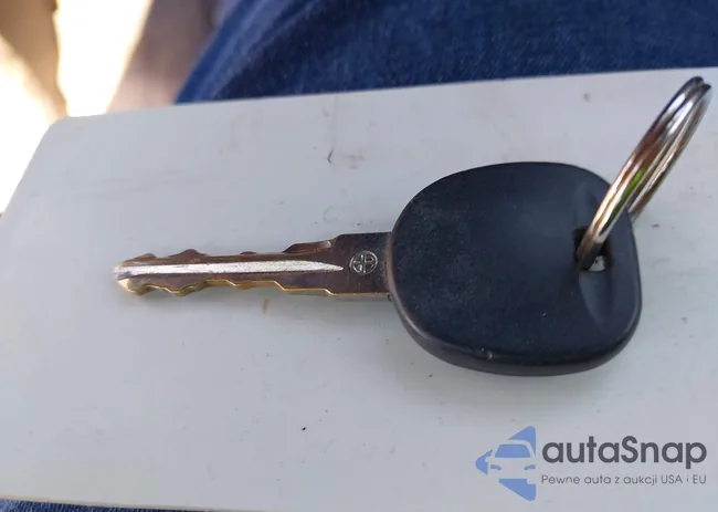 1GNLC2E03BR232249: 43448661