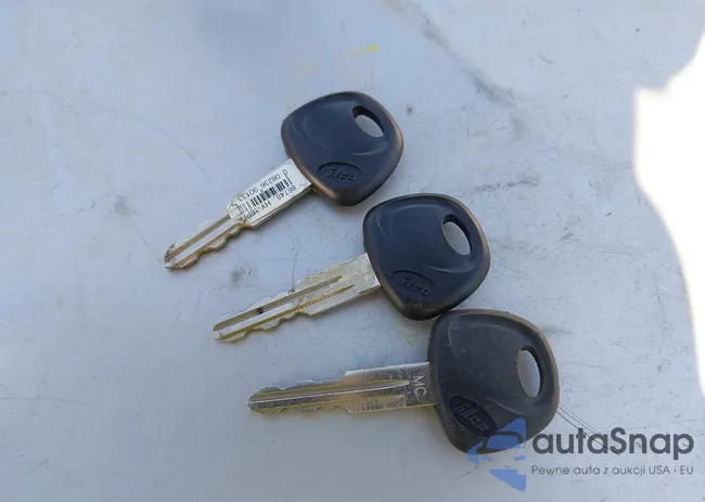 KMHCM36C98U092567: 43448158