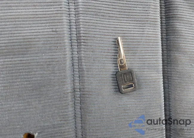 1G1BL52W8RR128230: 43448234