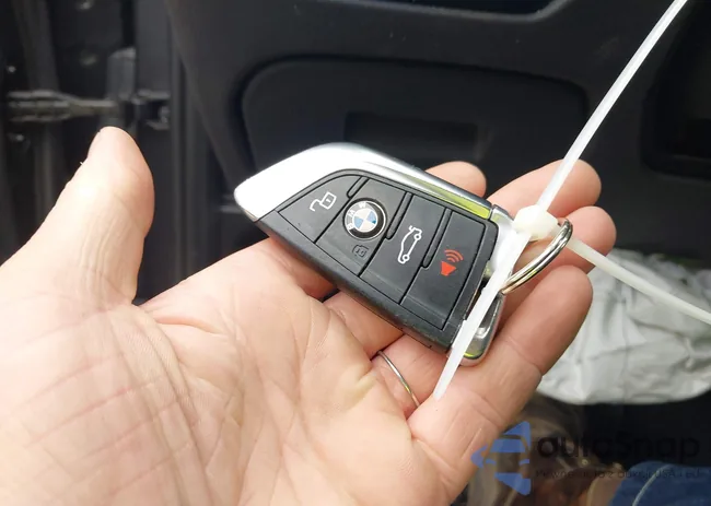 3MW5R7J03L8B15900: 43448407